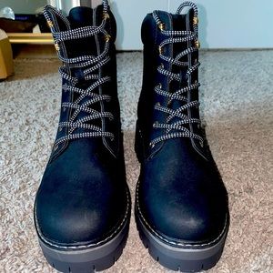 BRAND NEW Combat boots